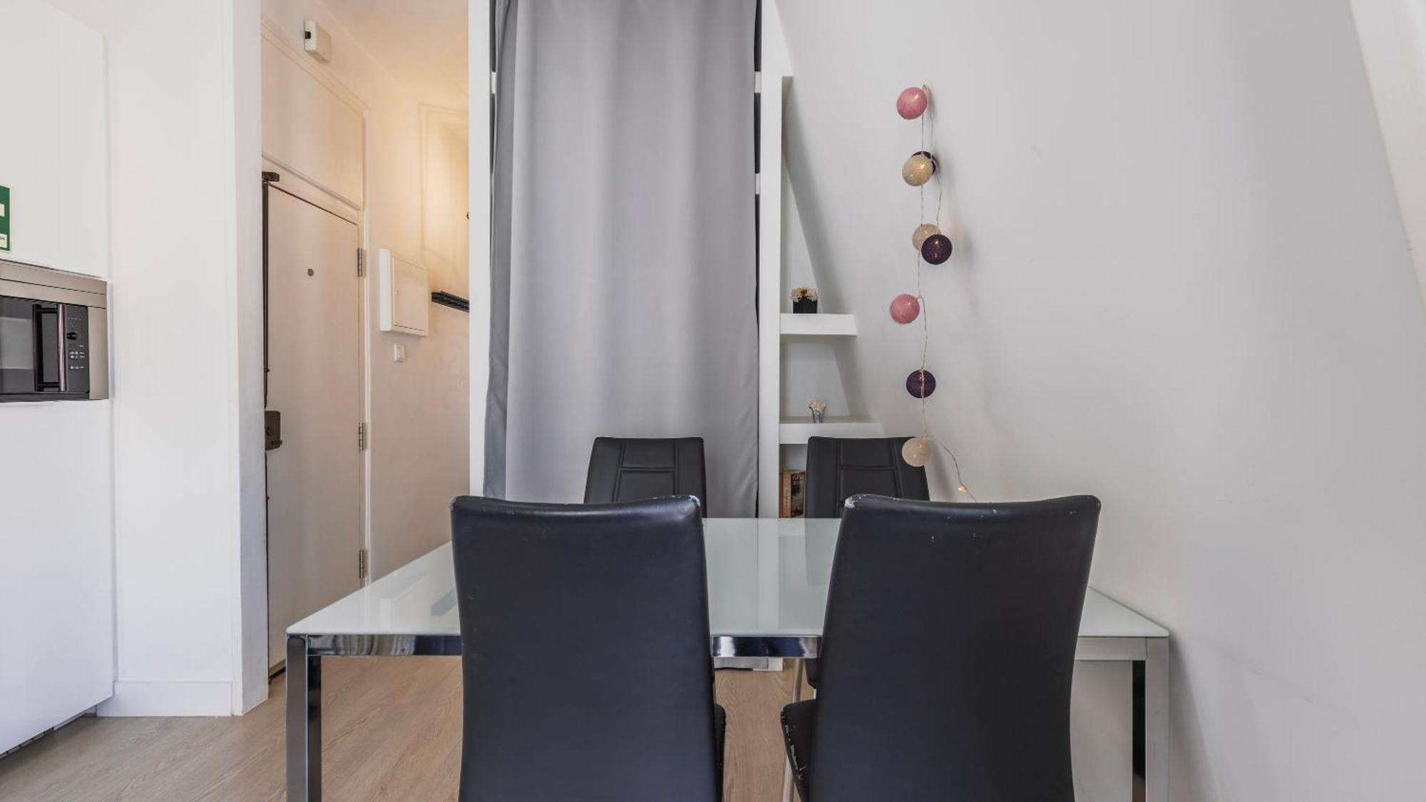 Classic Topfloor Apartment By Lovelystay Lizbona Zewnętrze zdjęcie